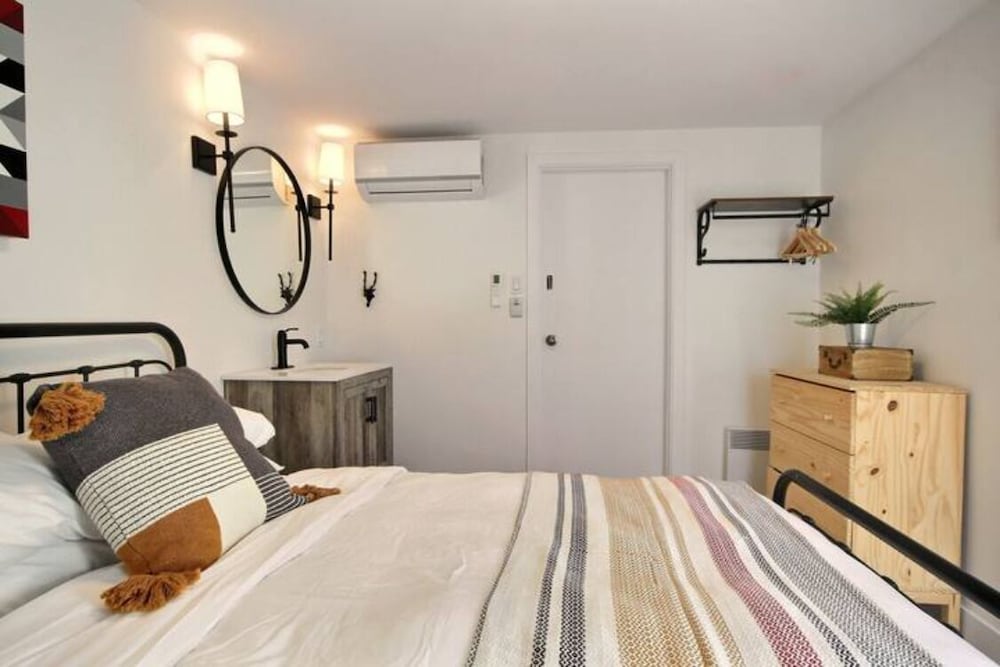 Spectacular 3 Bdrm Old Quebec Penthouse-4