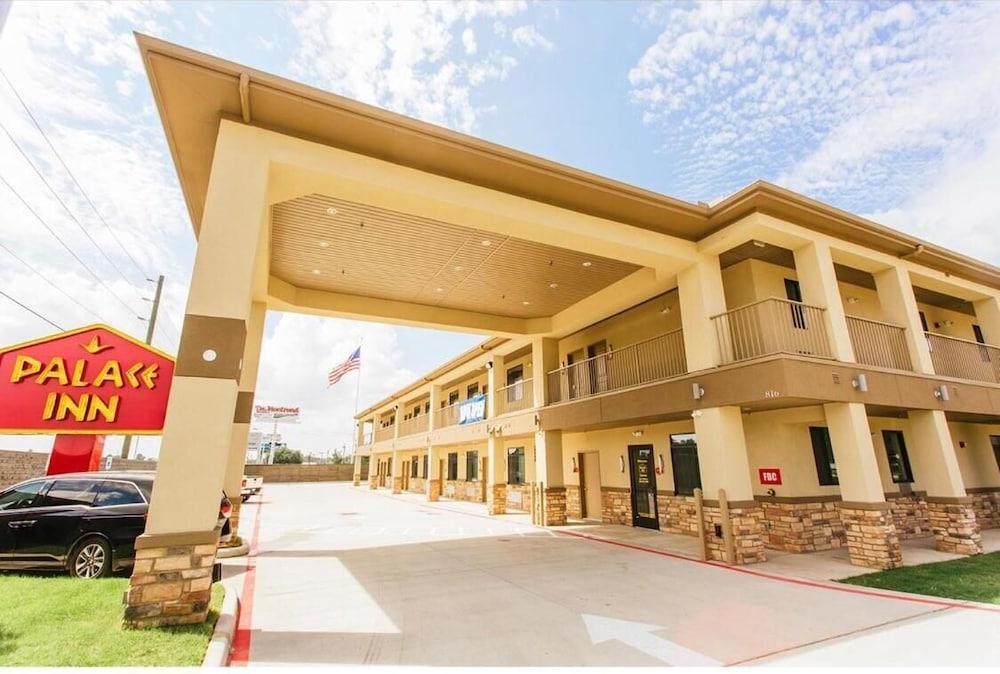 Palace Inn Conroe