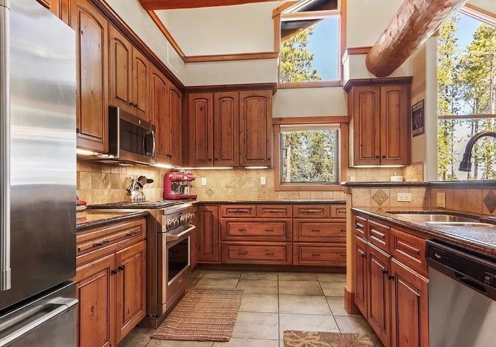 Ski Inn 5 Bedroom Home