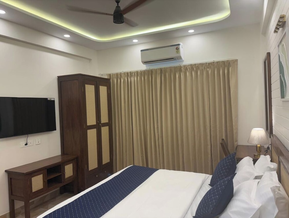 Yellowstone Resort Arambol