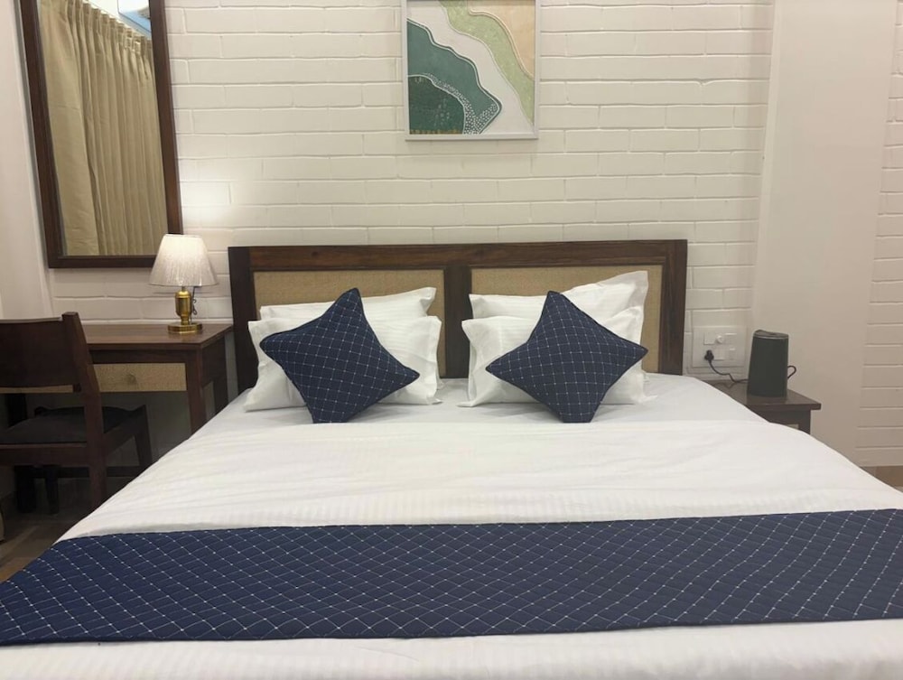 Yellowstone Resort Arambol