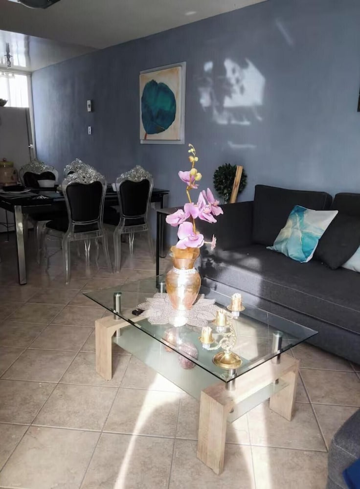 Serene Retreat in Historic San José de los Olvera