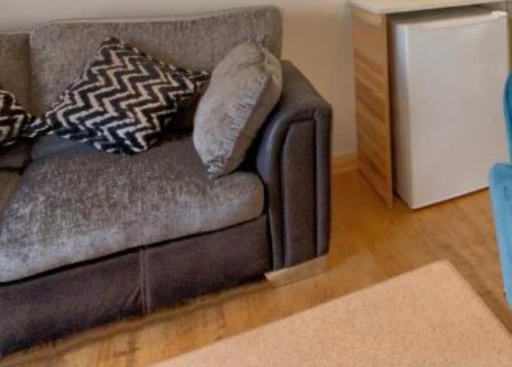 Charming 1-bed Cottage in Inverness view 3