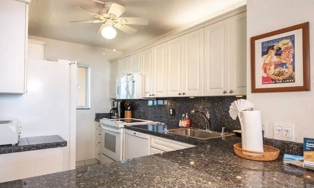 Menehune Shores 601 2 Bedroom Condo