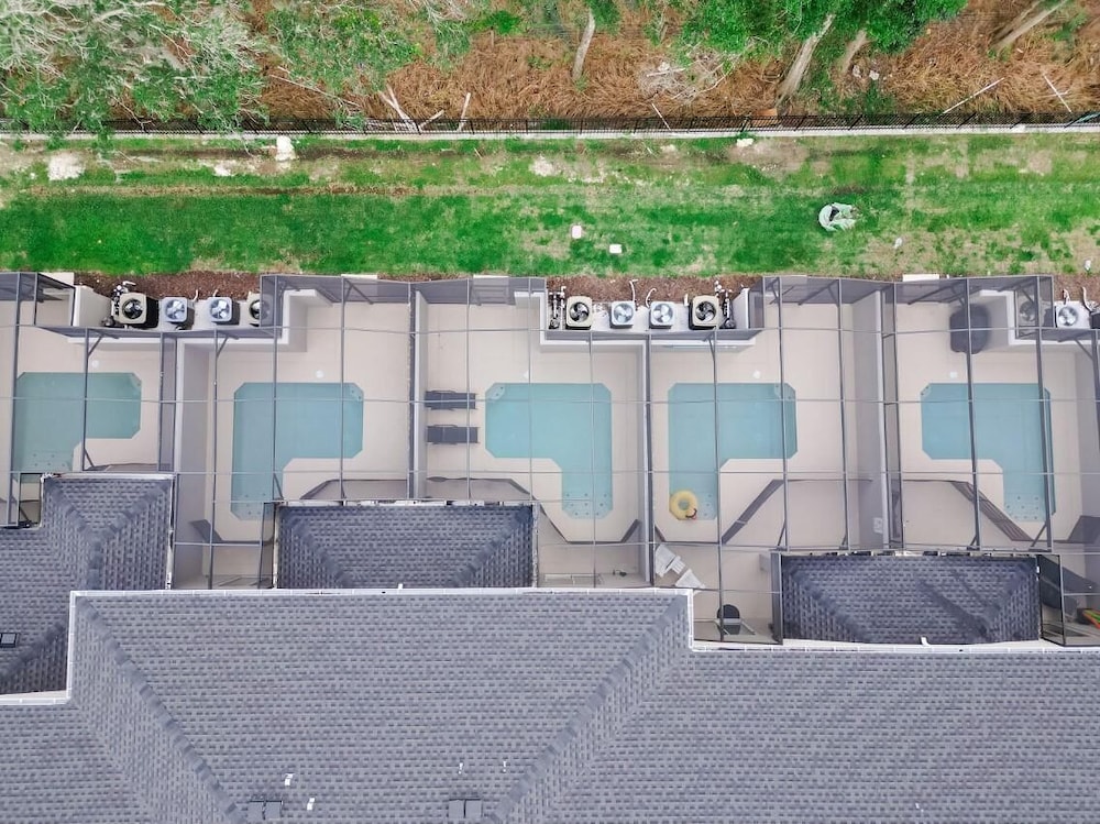 2489 RT - Ultimate Townhome Oasis With Pool