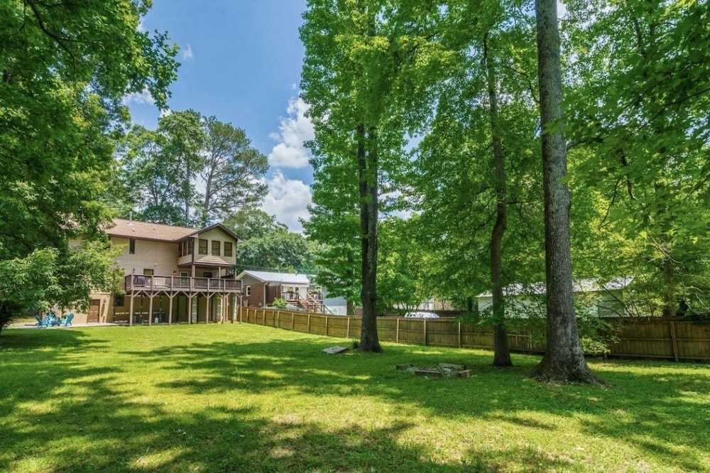 Atlanta Forest Sanctuary 5 Bedroom Home by RedAwning view 4