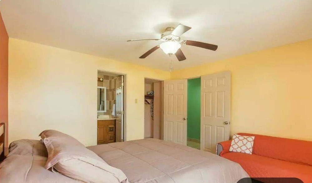 Paradise Suites & Residence
