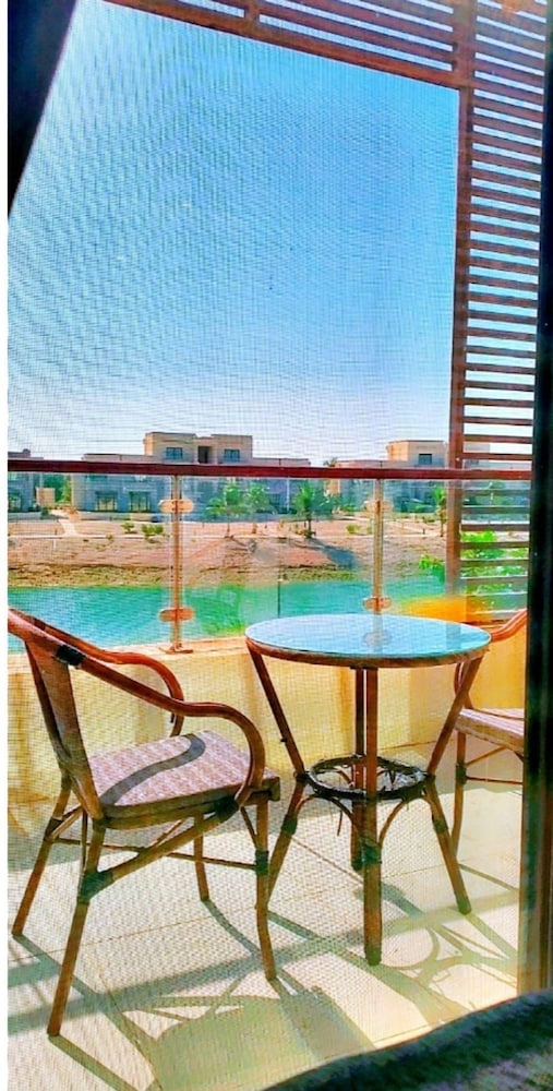 One-bedroom With Lagoon View Balcony