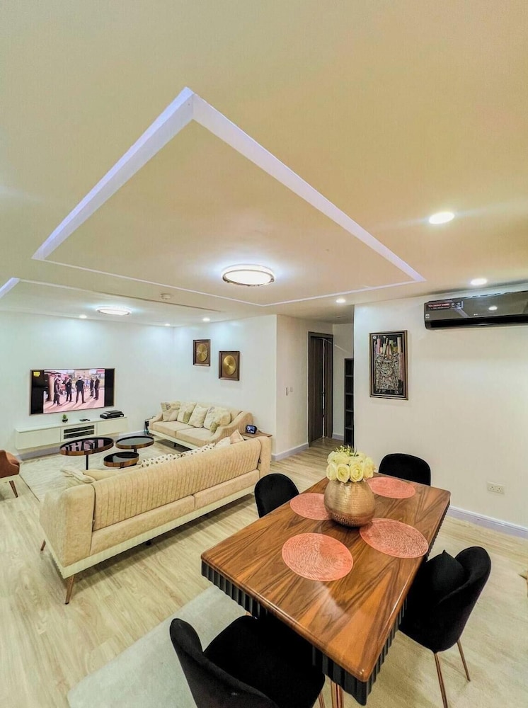 Luxurious 2-bedroom Apartment in Lagos With City View