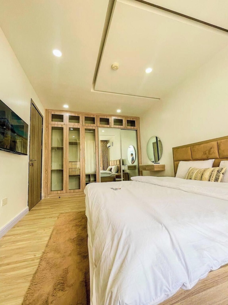 Luxurious 2-bedroom Apartment in Lagos With City View