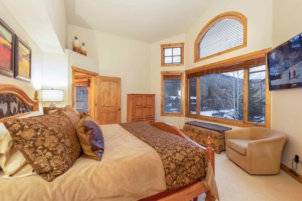 24 Autumn Brook 4 Bedroom Townhouse