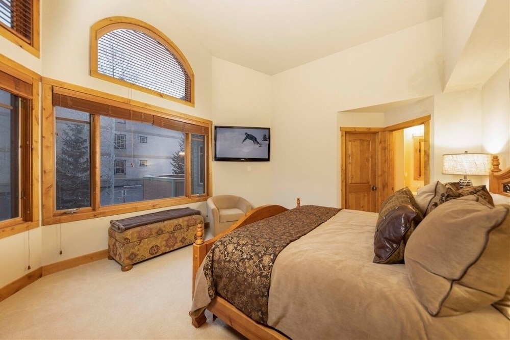 24 Autumn Brook 4 Bedroom Townhouse
