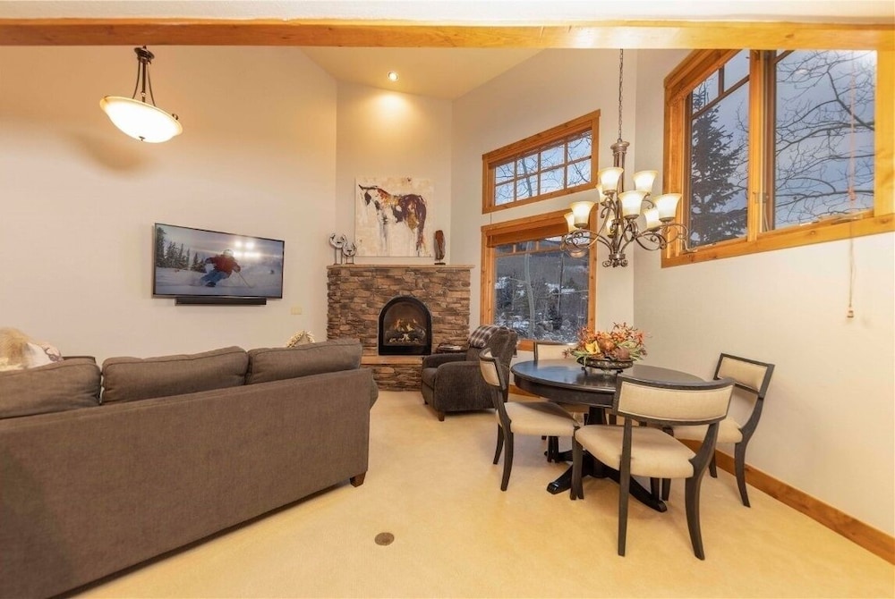 24 Autumn Brook 4 Bedroom Townhouse