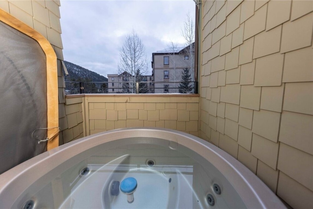 24 Autumn Brook 4 Bedroom Townhouse