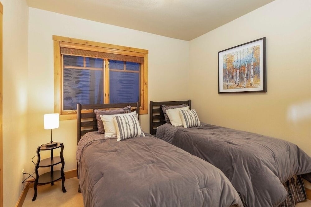 24 Autumn Brook 4 Bedroom Townhouse