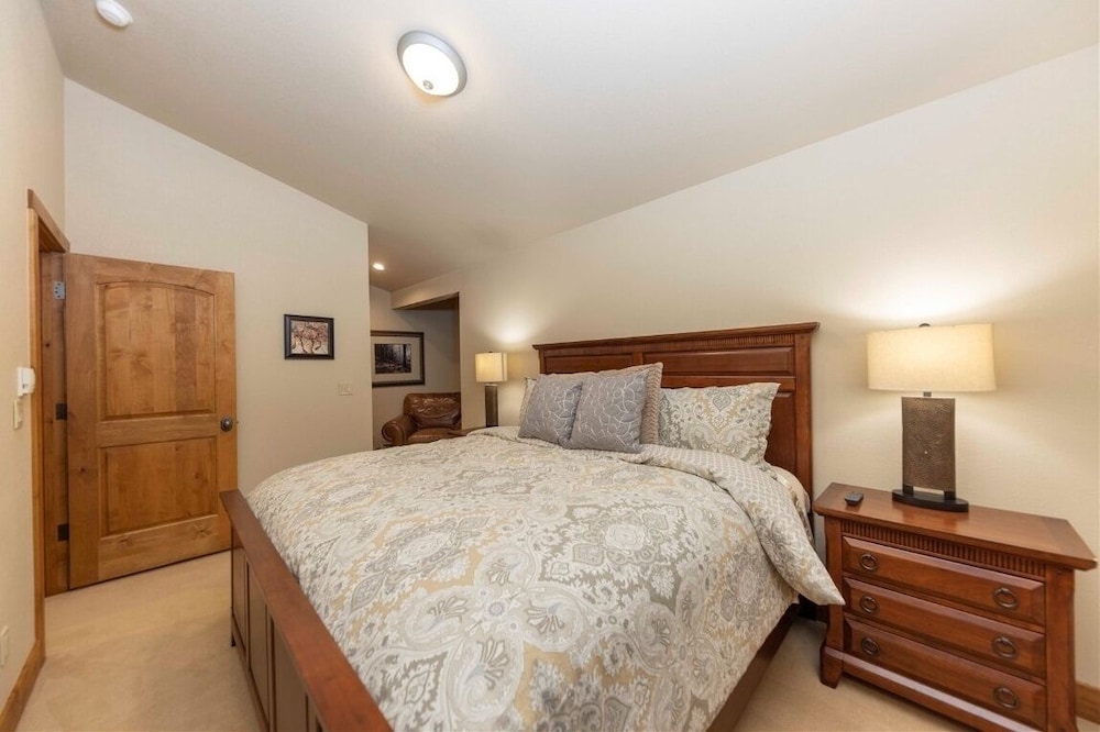24 Autumn Brook 4 Bedroom Townhouse