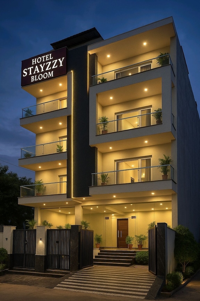 Hotel Stayzzy Bloom