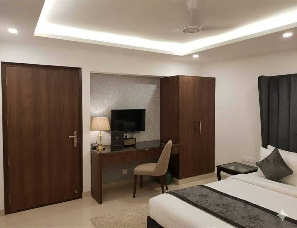 Hotel Akshat by Peridot