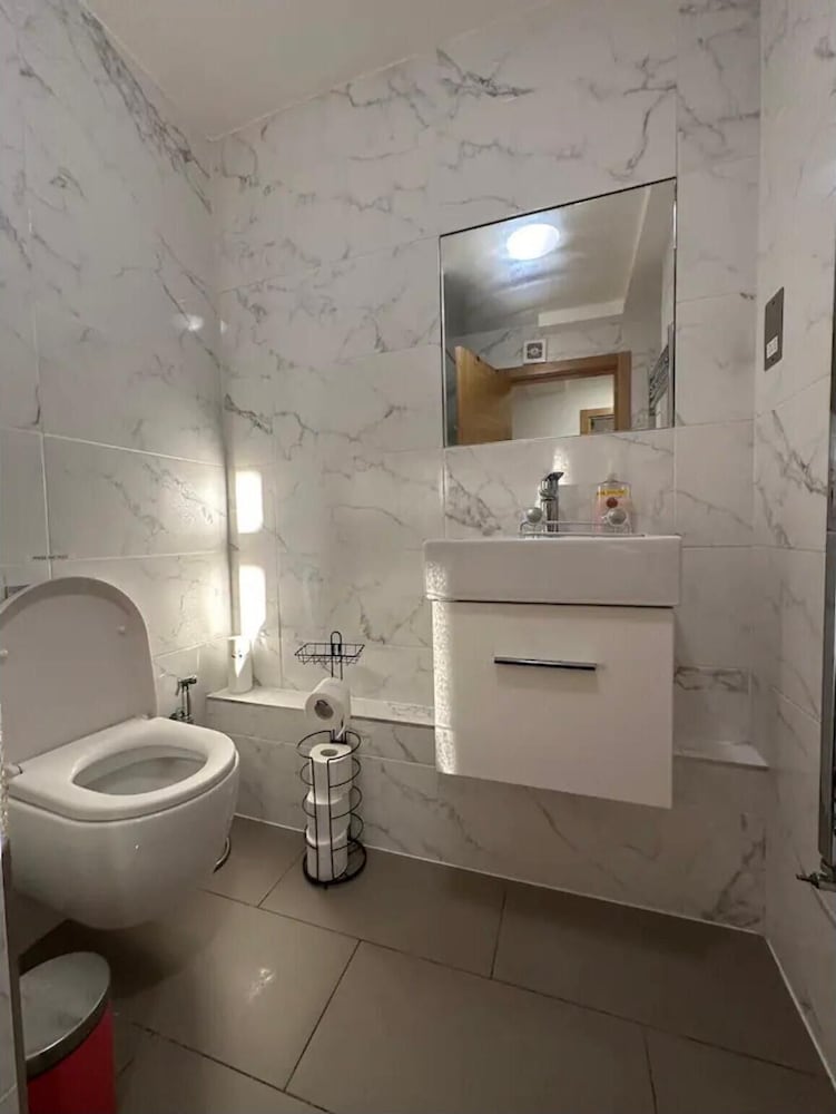 Highfield Avenue Cozy Apartment in London