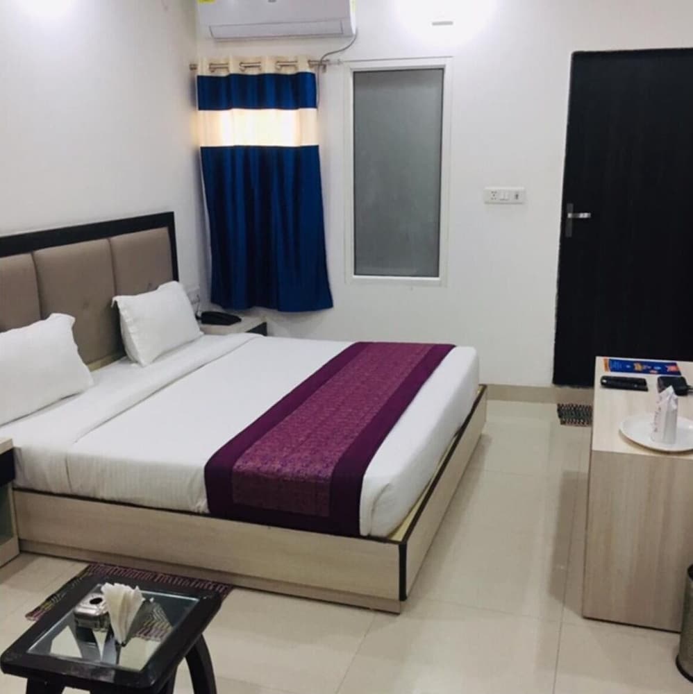 HOTEL AERO HOMESTAY