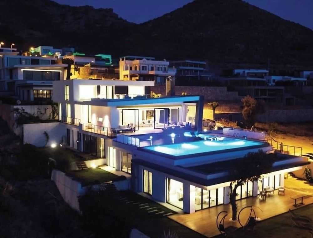 Marinhill High Luxury Property