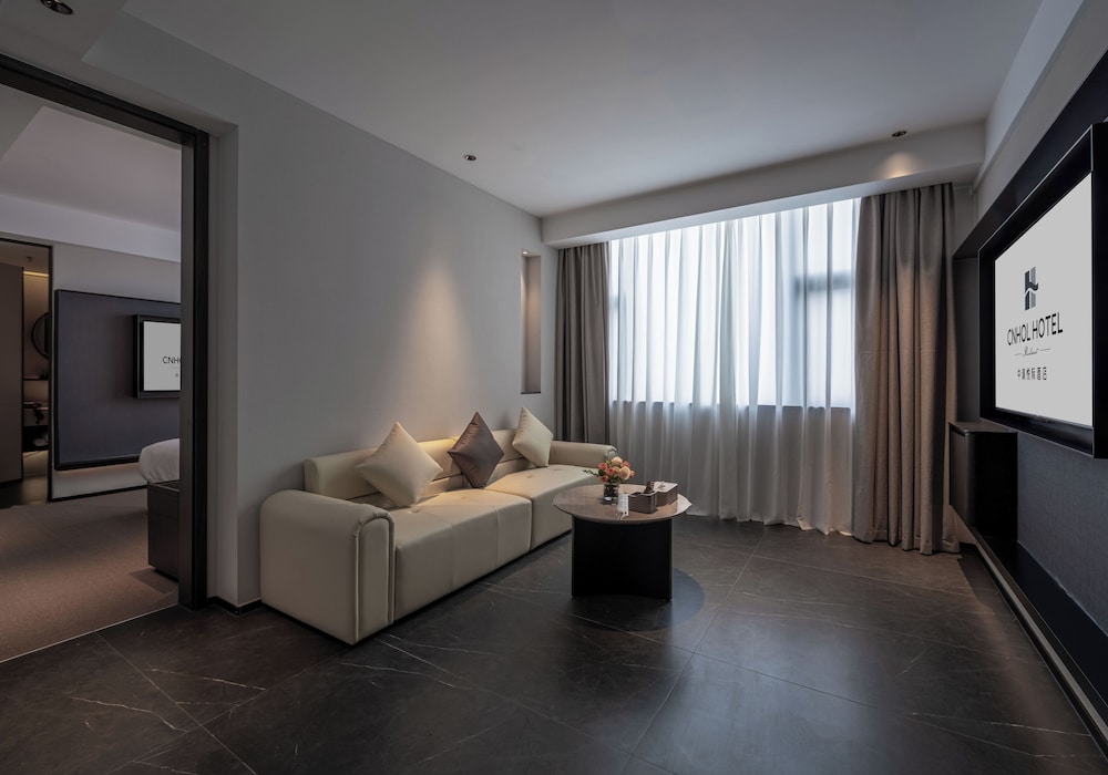 CNHOL RADIENT HOTEL