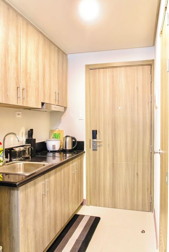 Stunning Suite With Balcony - Near MOA