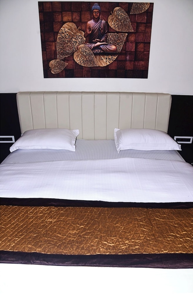 Hotel Maa Tulsi Guest House