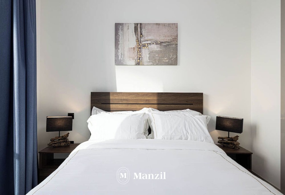 Manzil - Luxury 1BR with Skyline Views