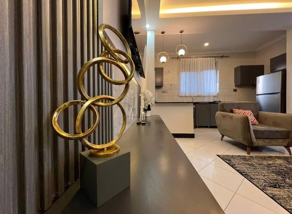 LivLuxe Apartments 7