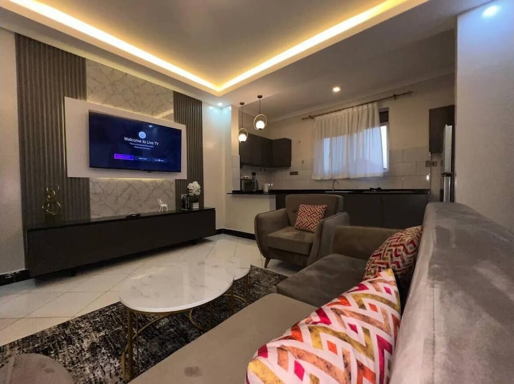 LivLuxe Apartments 7