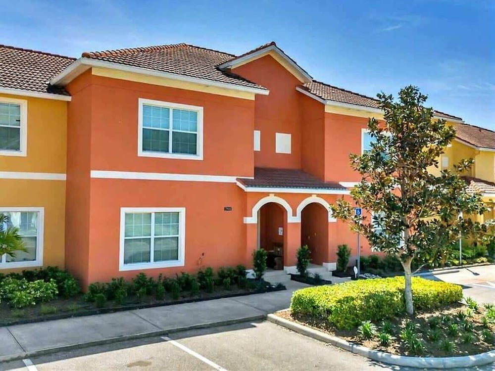 Paradise 4Bd w Private Pool Waterpark 8951