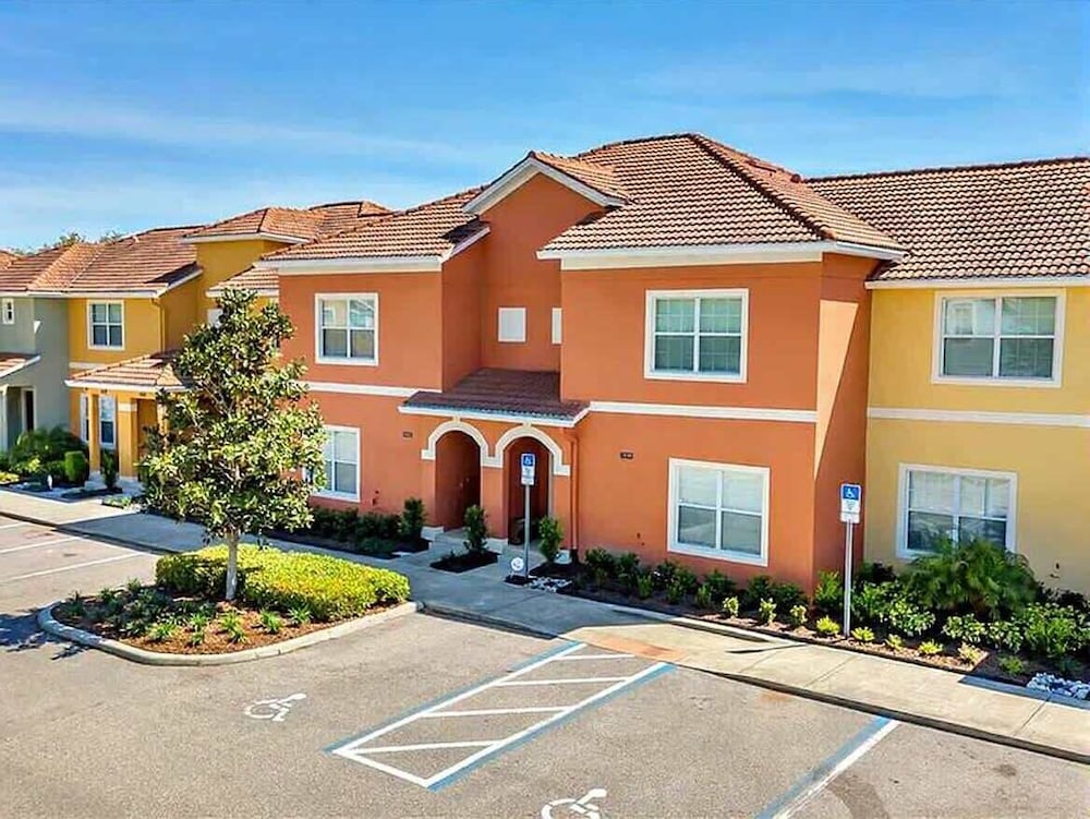 Paradise 4Bd w Private Pool Waterpark 8951