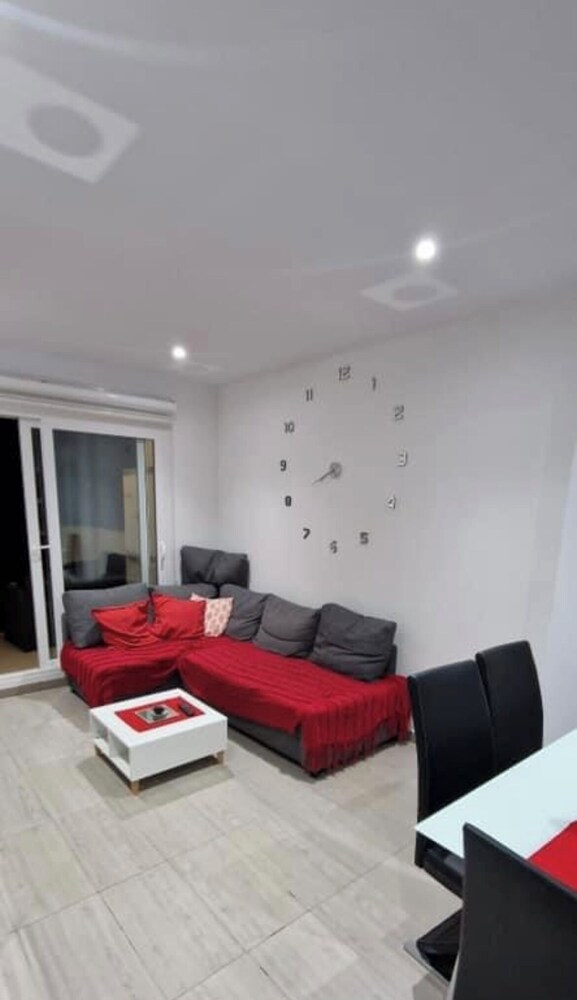 Stylish 2-bed Apartment Overlooking the Fairways
