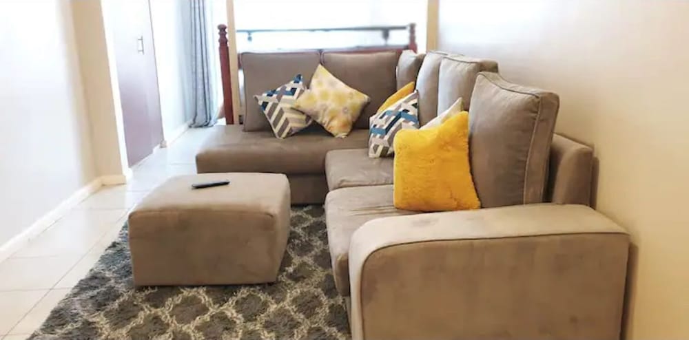 Lux Suites Coral Bells Studio Apartments