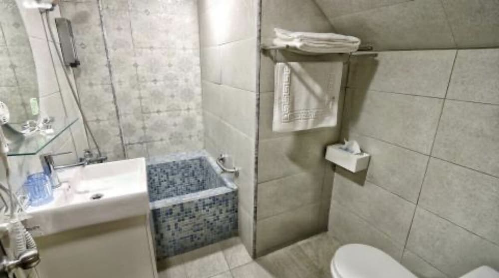 Photo 32