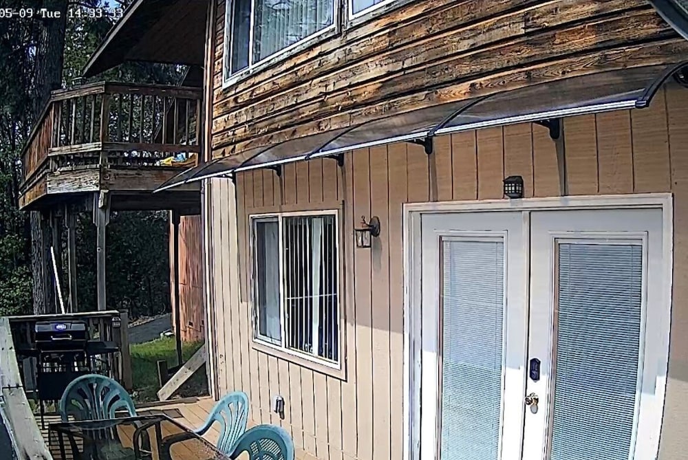 Hidden Views 6 Bedroom Duplex by RedAwning view 3