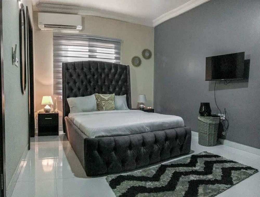 Lovely 2-bedroom Apartment Located in Lekki view 4