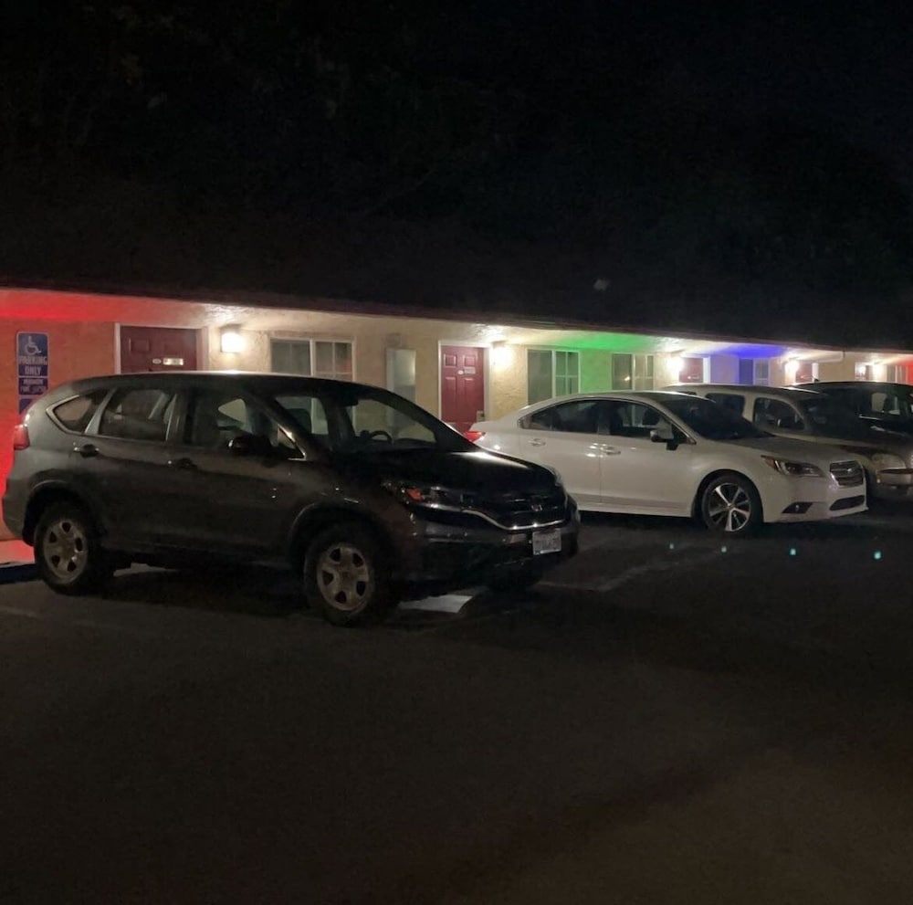 Economy Inn