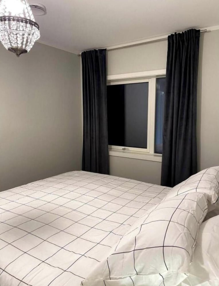NEW Duplex Apartment Near the City With Free Private Parking