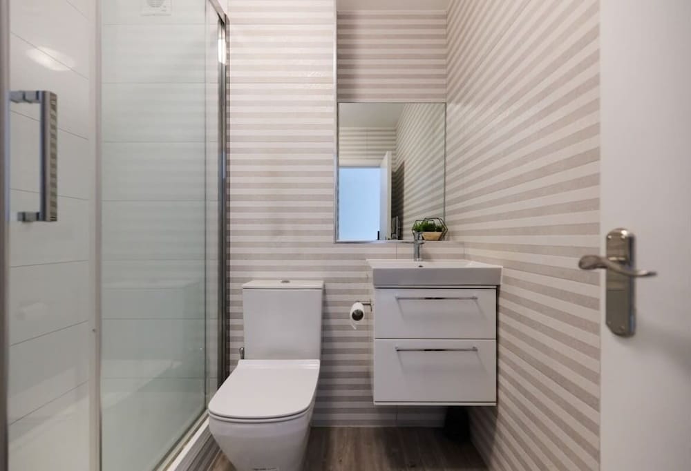 The Regent's Park Crib - Modern 1bdr Flat With Balcony