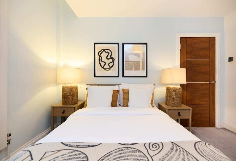 The Kensal Green Place - Modish 2bdr Flat With Study Room