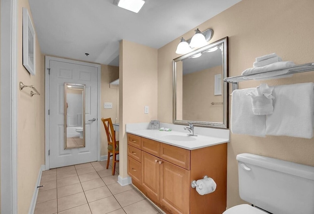 Horizon 701 3 Bedroom Condo