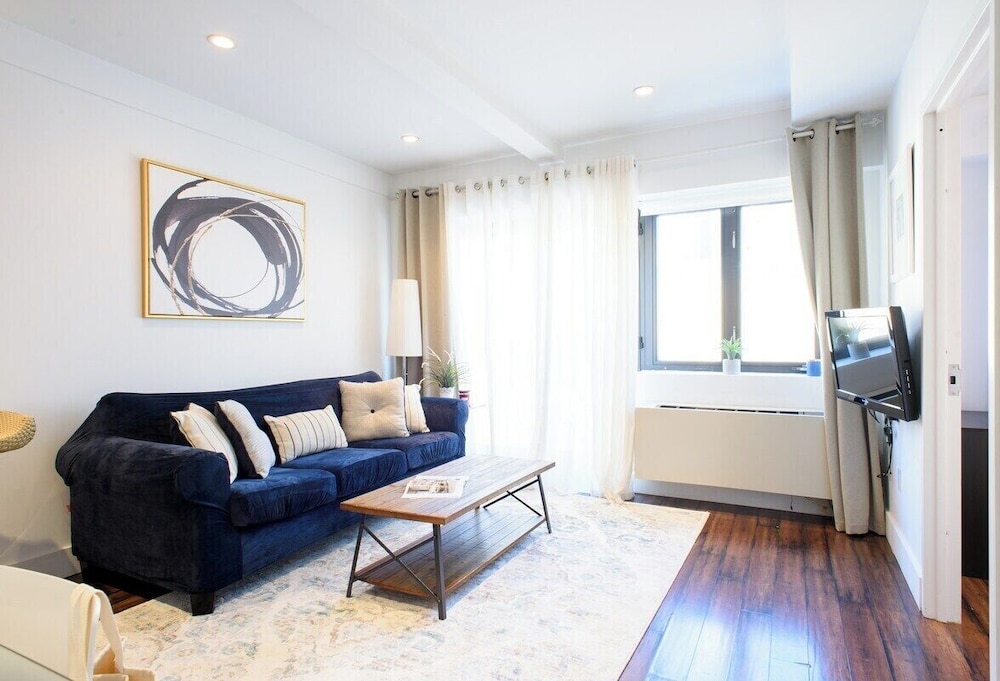 809 Midtown Apartments