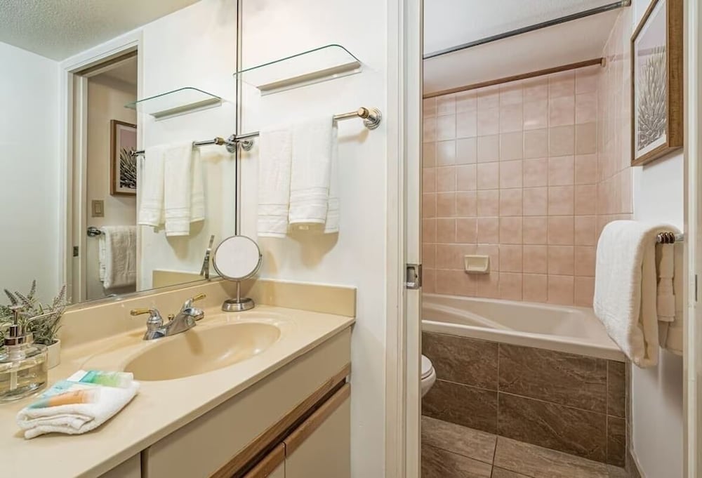 Signature Residences at Maui Banyan
