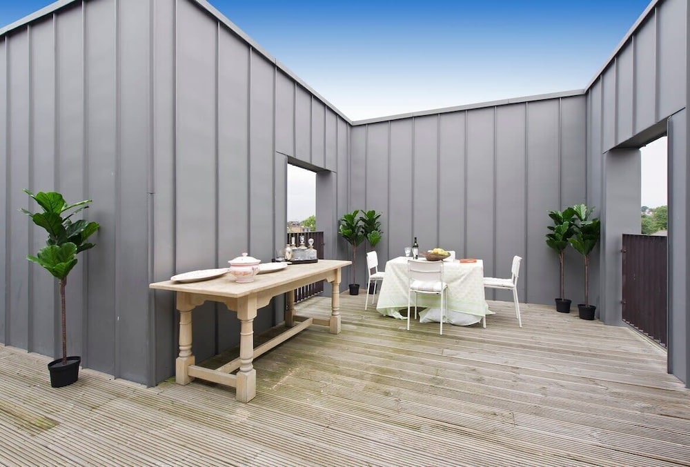 outdoor bbq area