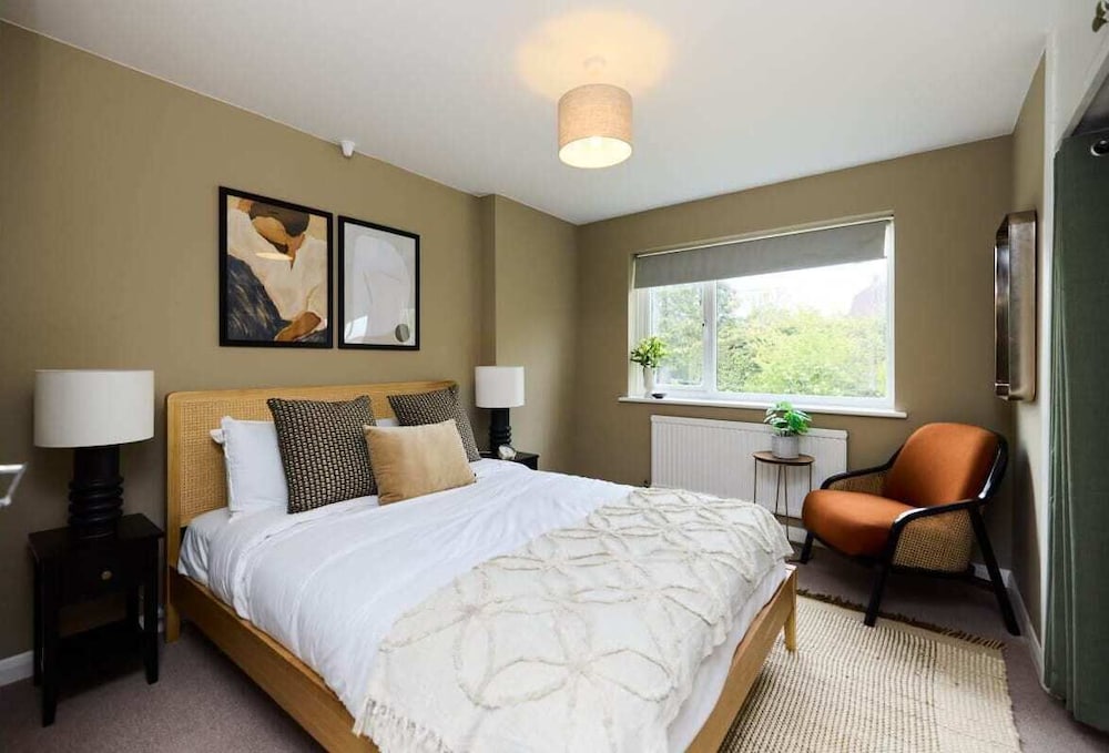 The Oxford Garden House - Spacious 5-bed Oxford Home With Garden & Balcony