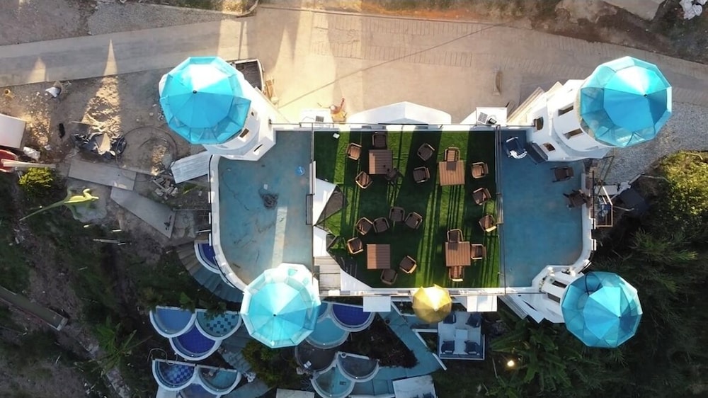 Hotel y Termales Castillo del Lago