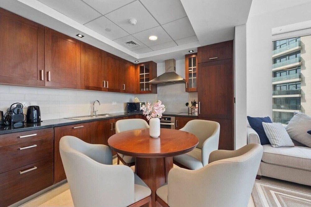 SIMPLY COMFORT Luxury Burj Khalifa & Fountain View Apartments Steps to Dubai Mall