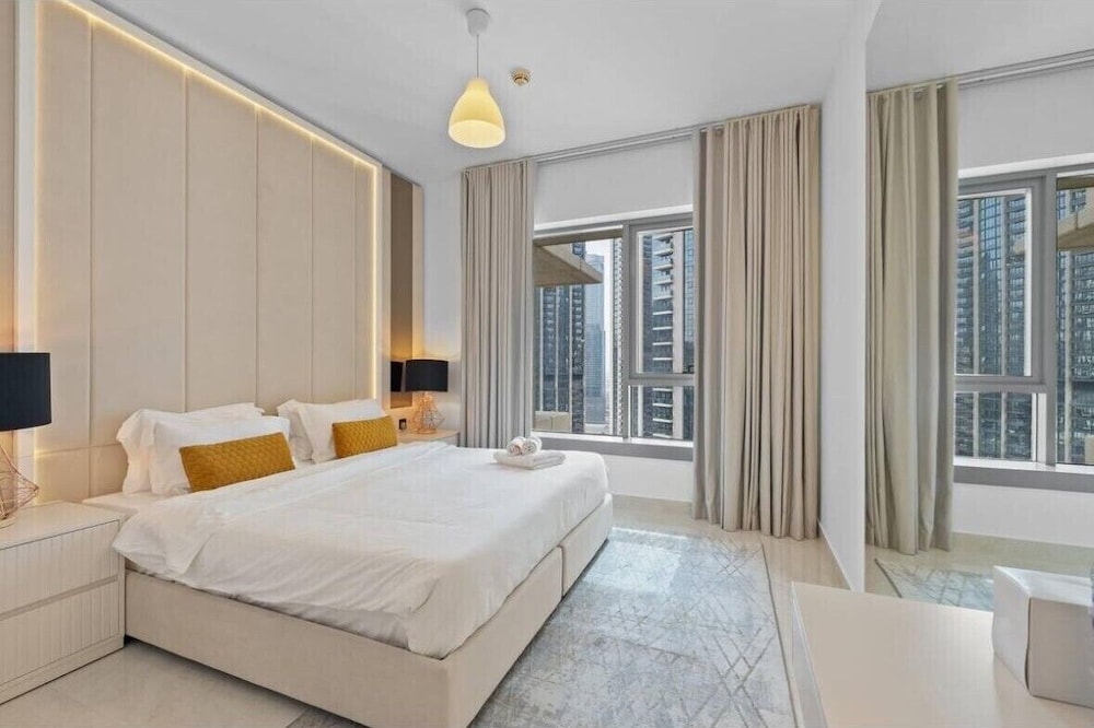 SIMPLY COMFORT Luxury Burj Khalifa & Fountain View Apartments Steps to Dubai Mall